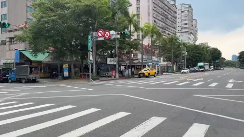 ▲北部城鎮韌性演習今登場，士林商圈街道上空無一人。（圖／記者蘇柏銓攝）