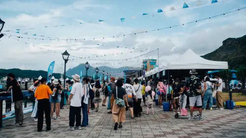 ▲基隆潮境海灣節重頭戲「潮音樂X山海市集」將於8月15日登場。圖為往年盛況。（圖／基隆市政府提供）