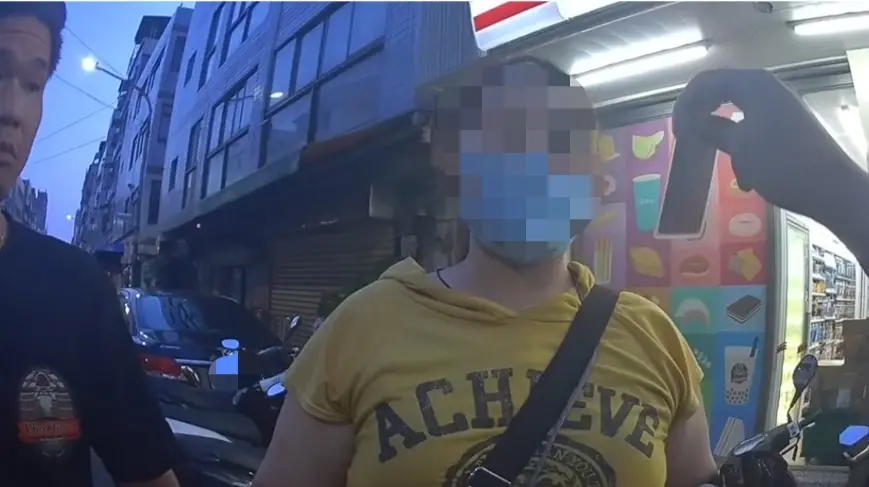 ▲陳姓女車手面對警方查緝第一時間裝傻否認。（圖／記者郭凱杰翻攝）
