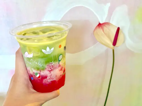 ▲Messy Mark ft. Originals Café限定飲品「抹茶西瓜椰乳」。（圖／記者蕭涵云攝）