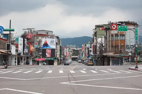 A usually busy Taipei street is empty during the Urban Resilience Exercise. (NOWNEWS, Yeh Cheng-hsun)