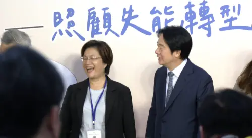 ▲聽完賴清德講了一句話，王惠美轉過頭哈哈大笑。（圖／翻攝畫面，2026.08.14）