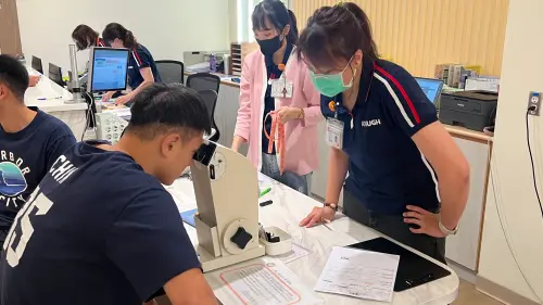 ▲高雄全家海神球員今（15）日至高醫岡山醫院接受健康檢查，由醫療團隊為球員健康把關。（圖／高醫岡山醫院提供）