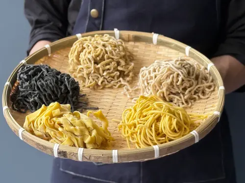▲Josh堅持「一醬一麵」，為五款獨家醬汁量身打造專屬麵條。（圖／記者葉盛耀攝）