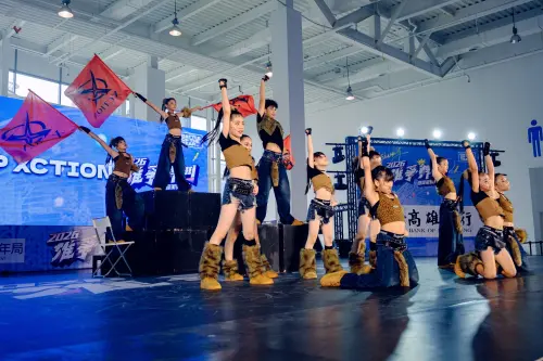 ▲ 來自高雄的「POP XCTION」展現亮眼舞技與團隊默契，從排舞賽學生組的激烈競賽中脫穎而出，將冠軍頭銜與8萬元獎金留在高雄。（圖／高市府青年局提供）