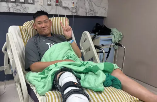 許基宏右膝手術順利完成！發文報平安　兄弟前打教莎菈暖心留言