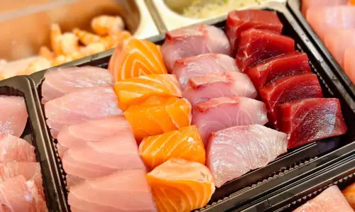 「生魚片買一送一」被爆出！鮭魚20片竟只要280元　搶訂方式快看