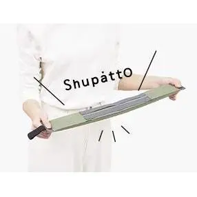 ▲Shupatto 秒收環保啪啪包最受顧客喜愛的特色即為 1 秒拉平收折設計，瞬間收納後體積輕巧便攜。（圖／HOLA提供）