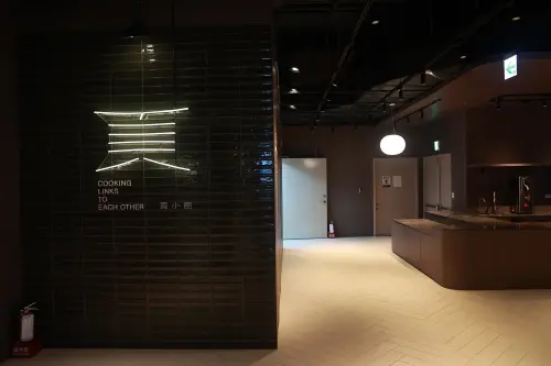 ▲台味無國界創意料理聞名的「頁小館」。（圖／記者葉政勳攝）