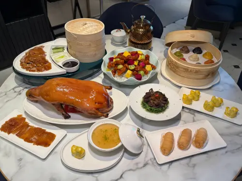 ▲「樂天皇朝Signature」旗艦店開箱。（圖／記者蕭涵云攝）