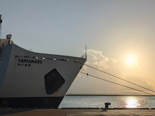 ▲Pixel 11 Pro實拍夕陽與船隻，高反差場景下仍保留天空、船身與海面光影細節。（圖／記者周淑萍攝）