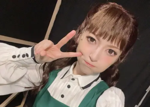 最慘星二代！老媽是天后、她配音《冰雪奇緣》爆紅　5年前墜樓亡