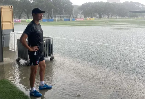 亞運女足／媒體日遇「史詩級大雨」！球場積水停練　外籍主帥傻眼