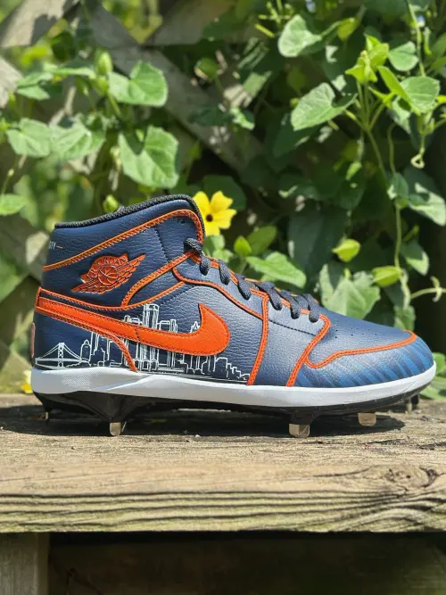 ▲底特律老虎今日分享李灝宇的特製釘鞋款式。（圖／翻攝自@tigers X）