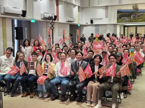 ▲民進黨台北市長參選人沈伯洋、新北市長參選人蘇巧慧今攜手桃園市長參選人黃世杰 、宜蘭縣長參選人林國漳共同舉辦「雙北律師後援會成立大會」。（圖／記者陳佩君攝，2026.08.22）