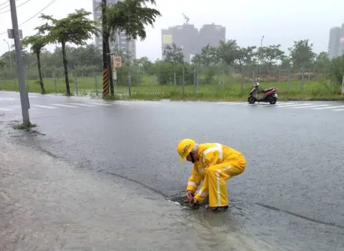 南部豪雨狂炸！3縣市淹水災情已199件　經濟部應變小組升二級開設