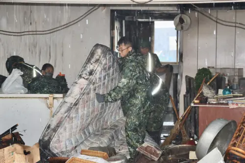 ▲陸軍八軍團協助台南安南區受災戶清理家園。（圖／台南市府提供）