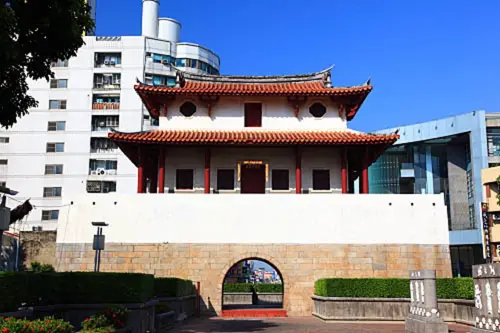 ▲台灣府城大東門（迎春門）是清朝台灣府城所設置14座城門之一，為中華民國國定古蹟，同時也是台灣現存最具規模的城樓。（圖／台南市政府文化局古蹟營運科提供）