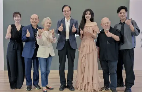 ▲桃園電影節圓滿落幕，林柏宏、林依晨封帝后，何曼希（右3）擔任頒獎嘉賓。（圖／桃園電影節提供）