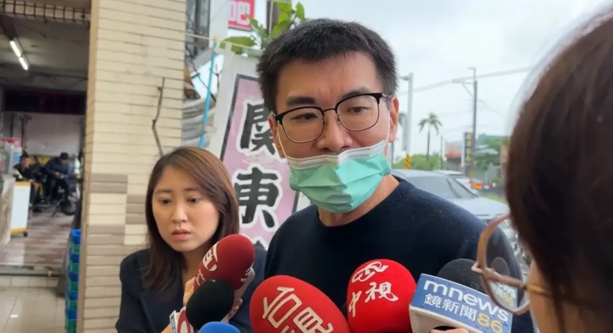 ▲陳幸妤前夫趙建銘現身表示，6千萬店面貸款在離婚前就已清償。（圖／讀者提供）