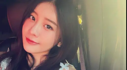 ▲女星林真亦（如圖）月初才公布懷孕消息，今發文透露寶寶在滿21週的當天決定引產，她PO出小腳照自責表示：「哭了很久很久，爸爸媽媽真的很對不起祢。」（圖／林真亦臉書）
