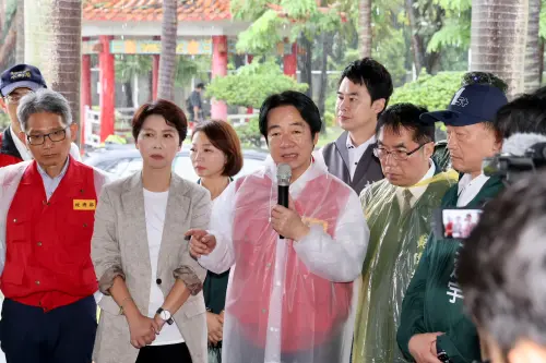 總統視察永康崑大周邊淹水　黃偉哲提治水改善計畫獲支持