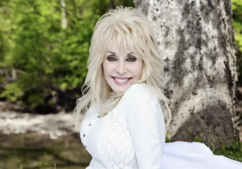 ▲桃莉巴頓生前獲獎無數。（圖／翻攝自iG@dollyparton）