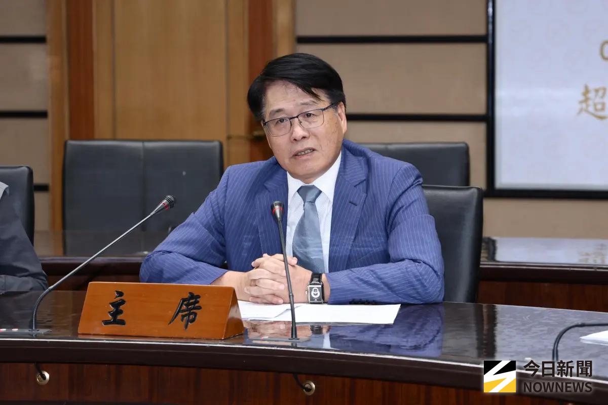 ▲中選會主委游盈隆召開記者會說明年底選舉公投成案與否情形。（圖／記者朱永強攝）