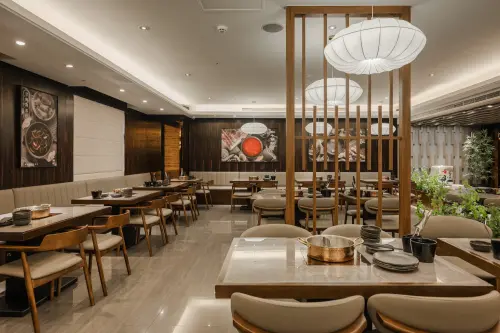 ▲路易莎「和牛鍋敘」首店進駐苗栗馥藝金鬱金香酒店。（圖／路易莎咖啡 louisacoffee.co）