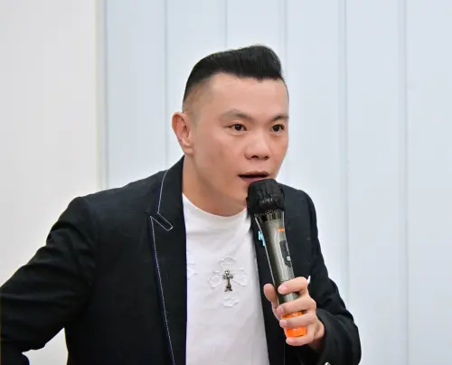 ▲台中市議員江和樹在民眾黨中央委員會專案報告時，主張藍白合作，喊出「台中要出總統」。（圖／記者顏幸如攝，2026.08.26）