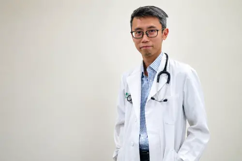 ▲陳宗伯醫師表示，減重不能只看體重下降多少，更應關注體脂與內臟脂肪的變化，從「減重」進一步走向「減脂、保肝」的健康管理。（圖／台灣肥胖醫學會）