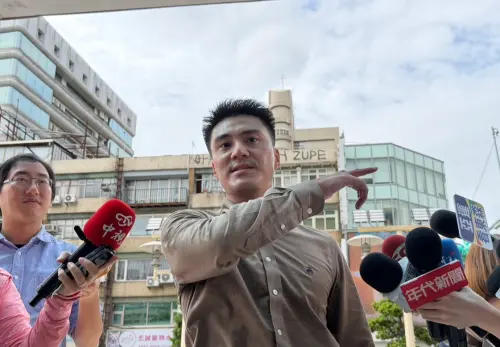 丁瑀硬闖國民黨中央爆衝突！抗議常客補刀：快去加入民進黨