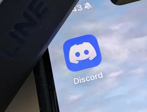 ▲Discord另一項受到社群使用者喜愛的特色，是文字訊息、照片及附件原則上沒有固定保存期限。（圖／記者周淑萍攝）