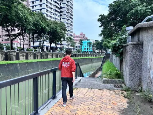 ▲高雄市議員張博洋期盼全新的水廊道能成為高雄水岸生活示範區。(圖／高雄市議員張博洋提供)