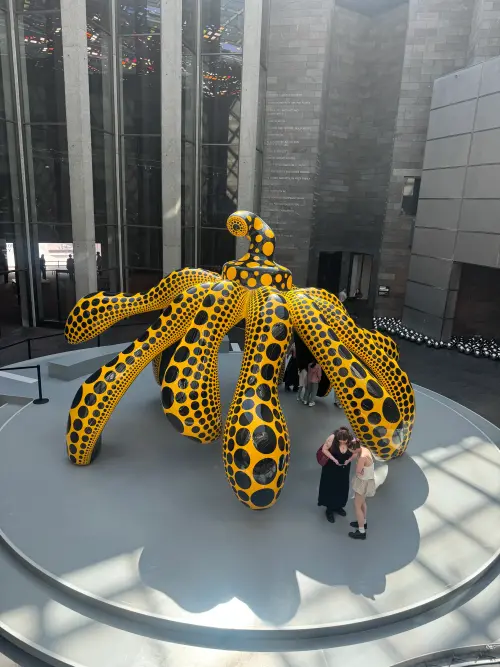 ▲澳洲墨爾本的維多利亞國家美術館，曾舉辦草間彌生特展。（圖／記者鍾怡婷攝）