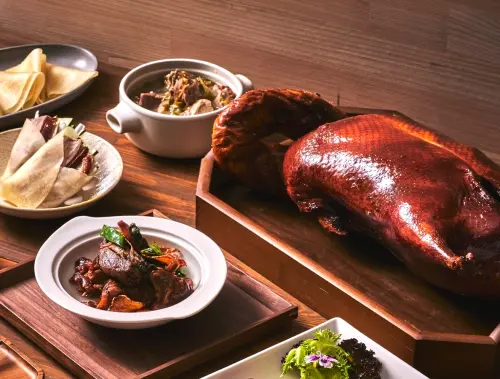 首創北京烤鴨加台味食材！士林萬麗中餐廳推新菜　台酒、茶油添香