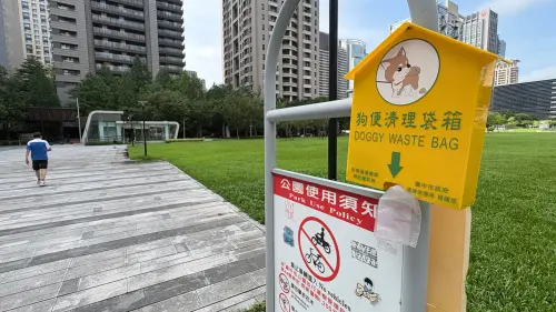 ▲台中市環保局表示，為督促飼主攜帶清理工具，才提高罰款。（圖／記者顏幸如攝，2026.08.27）