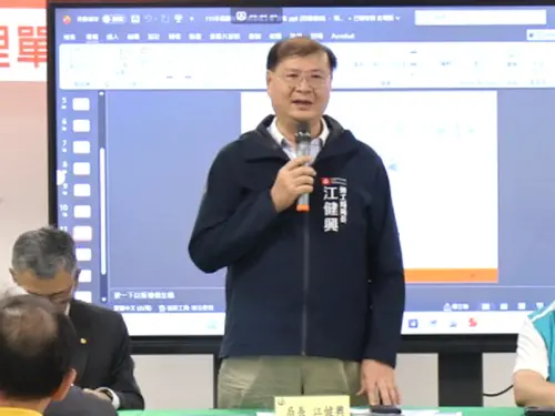 ▲高雄市政府勞工局局長江健興致詞。(圖／高雄市政府勞工局提供)