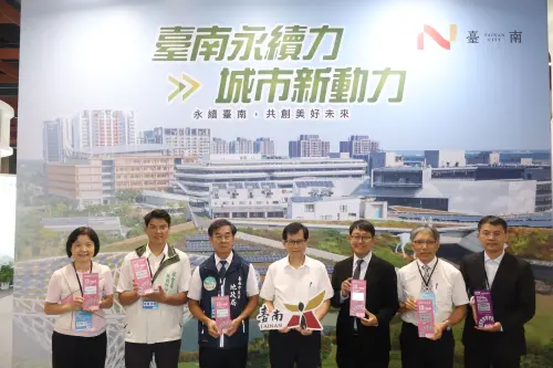 台南永續行動獎奪6獎 小黃公車、鹽水月之美術館摘金
