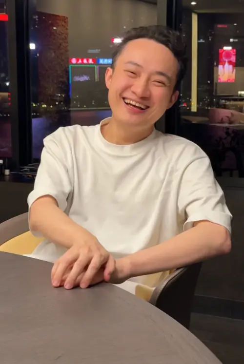 ▲孫宇晨從小父母離異，他跟著公務員爸爸在廣東惠州生活。 （圖／翻攝自X@sunyuchentron）