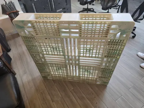 ▲興隴科技攜手新台塑膠，研發將廢風機葉片製作成棧板，後續將研議申請綠色環保標章。（圖／興隴科技提供）