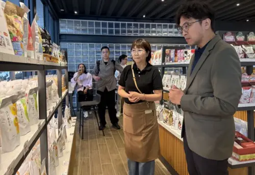 下單10萬挺庇護工廠！沈伯洋諷：蔣萬安與翁曉玲站同邊