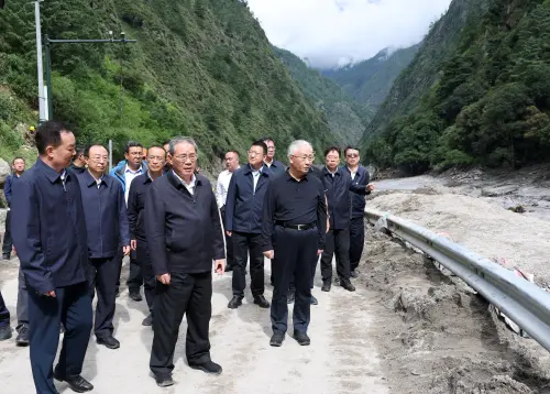 官方忙甩鍋！中國喊「災難源頭在尼泊爾」BBC：比採訪北韓還難