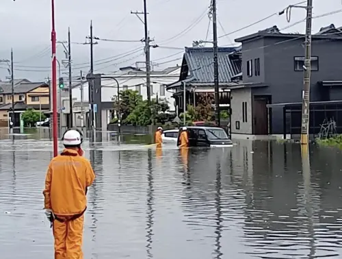 一天下完「整個8月的雨」！日本福井破紀錄暴雨　30萬人急避難