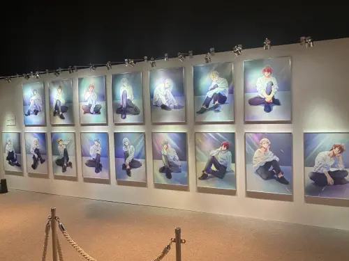 ▲日本「IDOLiSH7-偶像星願- MEMORIAL EXHIBITION」紀念視覺展示，16名偶像全員亮相。（圖／曼迪提供）