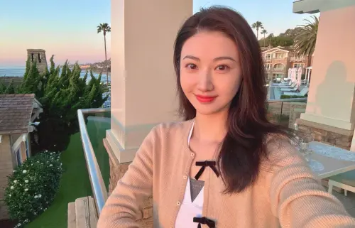 ▲景甜（如圖）出道以來就資源非常好，傳出是因神祕貴人路征的關係。（圖／翻攝自微博@景甜）