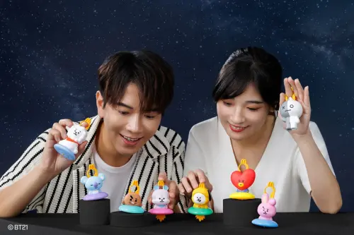 ▲麥當勞BT21公仔吊飾來了，共有8款。（圖／麥當勞mcdonalds.com）