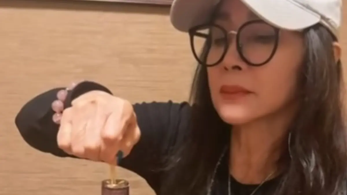 紅酒軟木塞脆化怎麼開？陳美鳳一神招輕鬆解決　23秒影片萬人朝聖