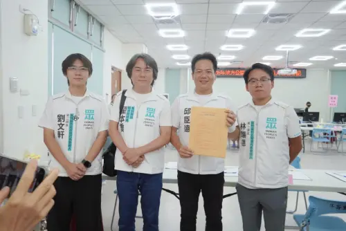 竹北藍白合告吹！邱臣遠正式領表　吐心聲：如人飲水冷暖自知