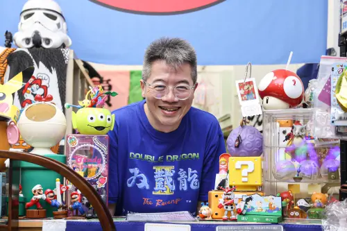 早餐店老闆變電玩收集家！遊戲機多到家裡放不下　直接開店找童年